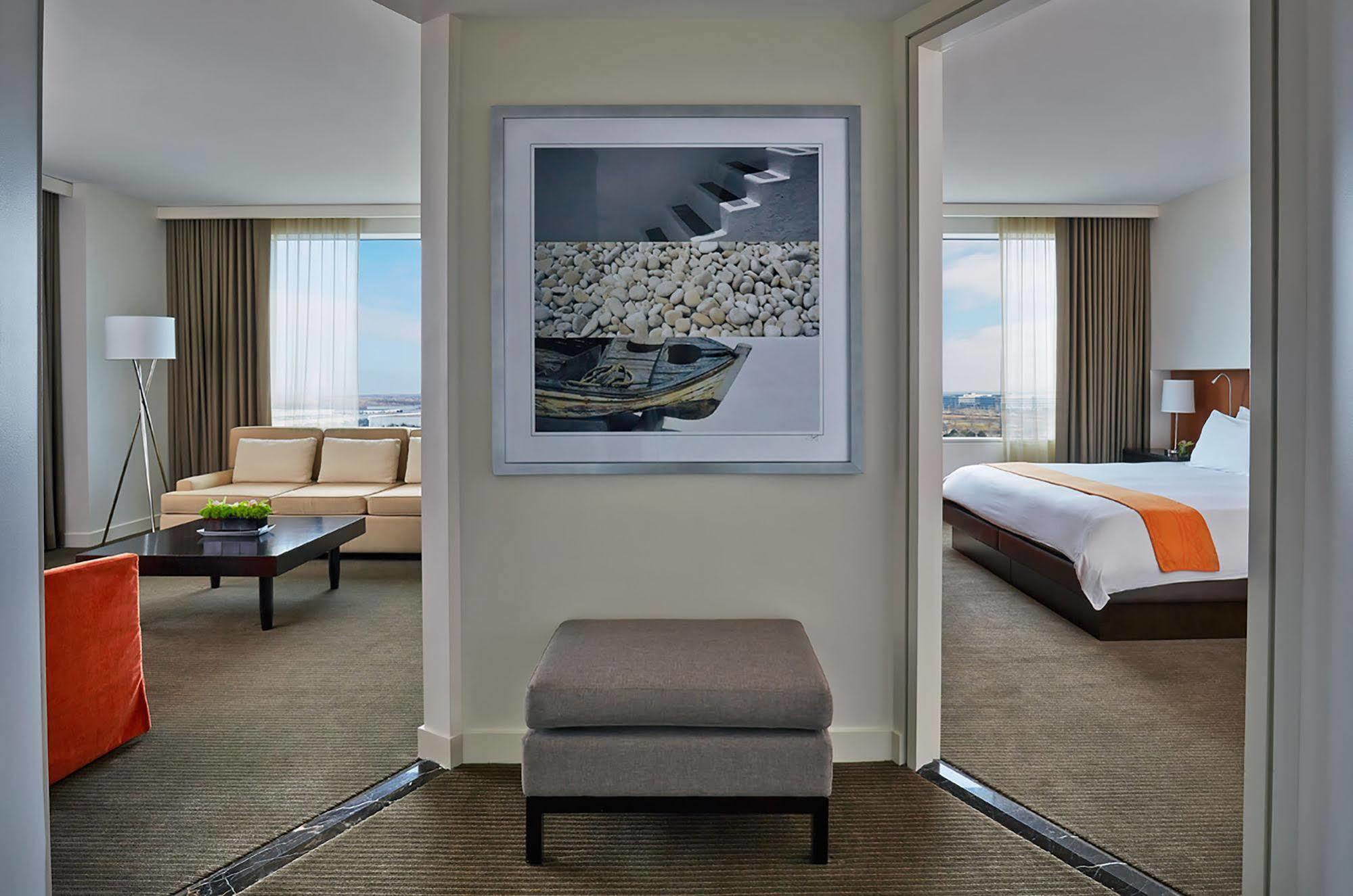 โรงแรมแอริสตา แอท ซิตี้เกต เซ็นเตอร์ เนเปอร์วิลล์ ภายนอก รูปภาพ